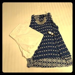 Sleeveless Premise Studio layered top Medium